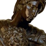 replica scultura madonna medici di michelangelo in bronzo fusa dalla fonderia marinelli e in vendita presso la galleria bazzanti di firenze